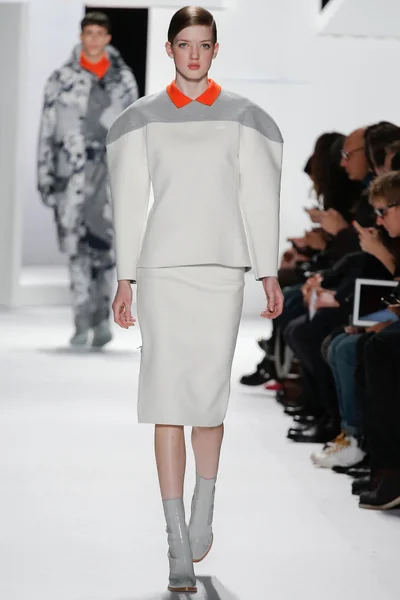 Look 10